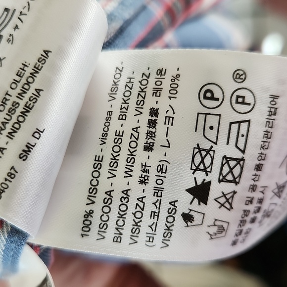 NWT Levi's women's boyfriend fit button down shirt - Picture 5 of 6